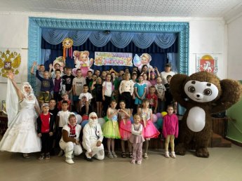  Конкурсно игровая программа "Самый сладкий детский день в году" 