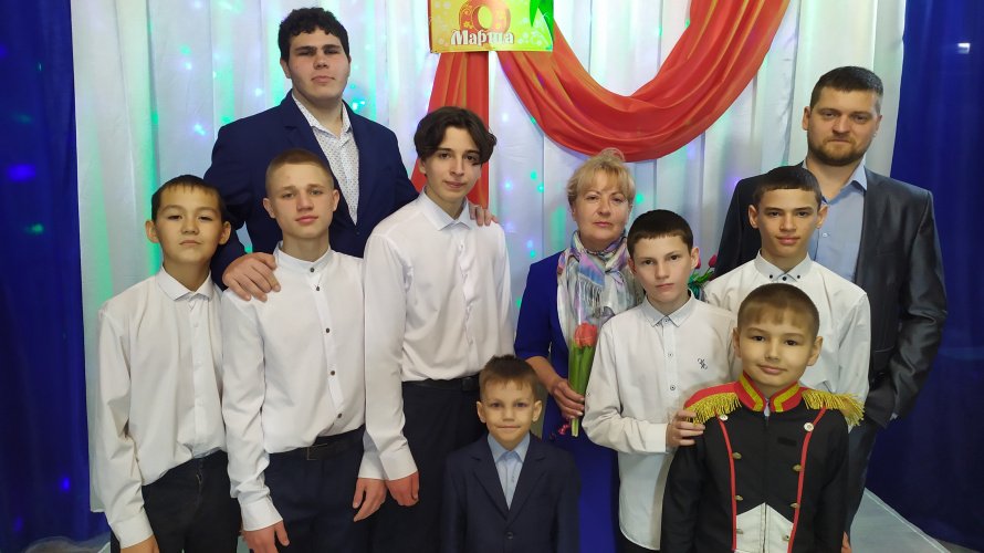 Тёплая встреча с мамой солдата