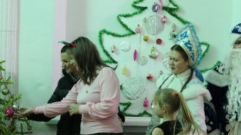 В Желябовском Доме культуры открылась волшебная выставка «Путешествие в детство»
