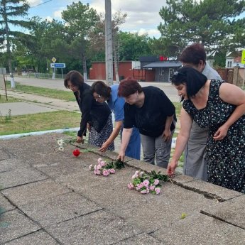 Возложение цветов в Ивановке