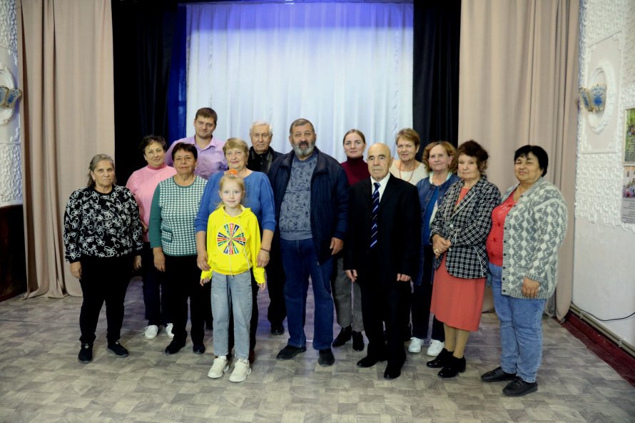 Встреча в сельской гостиной «Мы все одна семья»