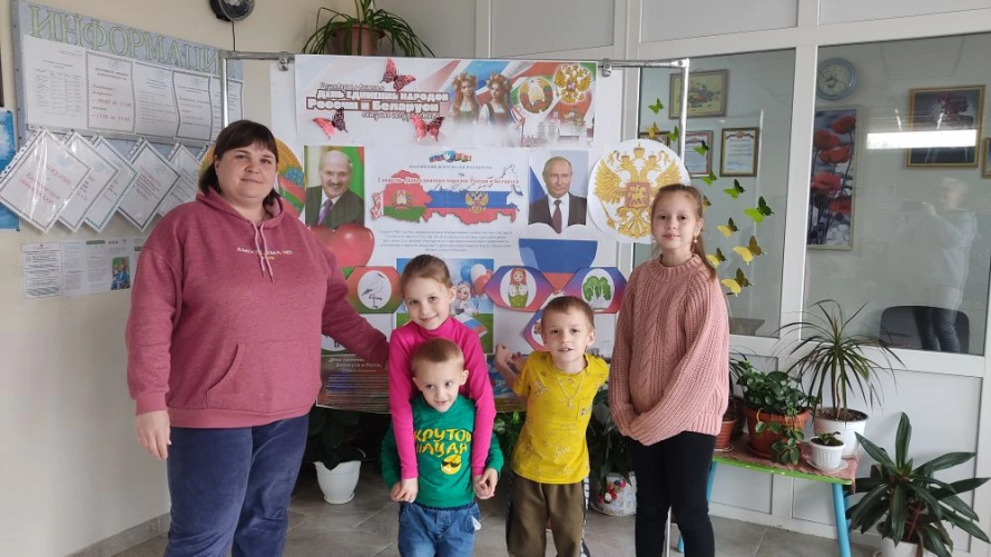 Фотовыставка «Народы – братья»