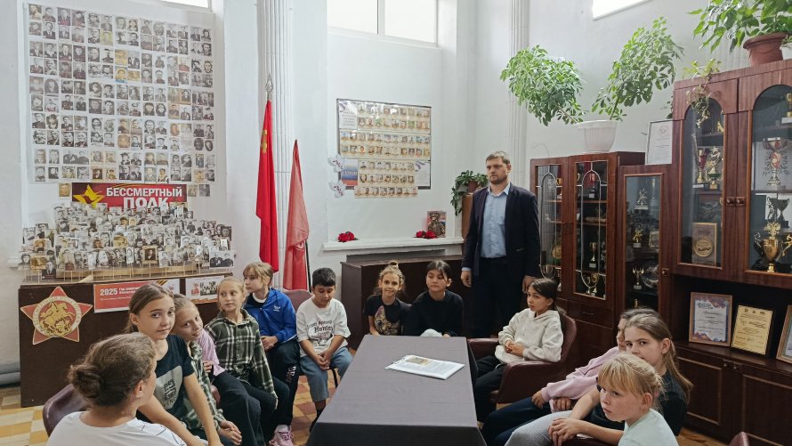 «В сердцах и памяти на века»: В Желябовском СДК почтили память земляков, павших в ходе СВО