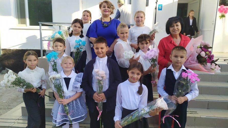 Концерт в подарок любимым учителям