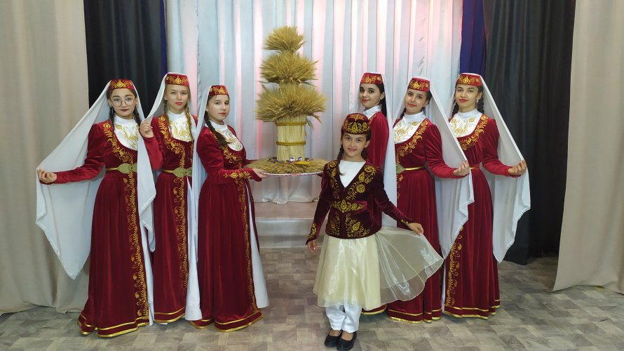 «Дервиза - праздник урожая и встреча осени». Концертная программа в Желябовском СДК