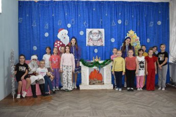 Игровая программа "День рождения Деда Мороза"