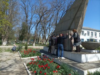 Субботник  «В наших сердцах память жива» 